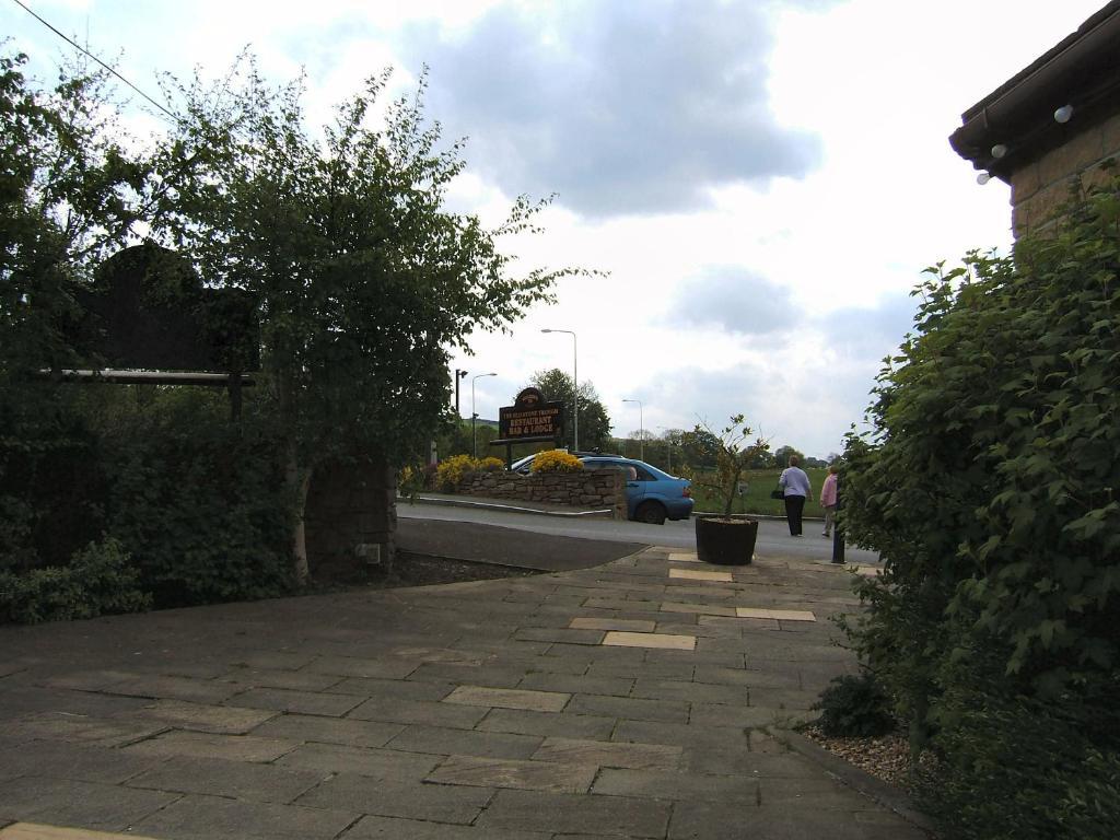 The Old Stone Trough Hotel Barnoldswick Exterior foto