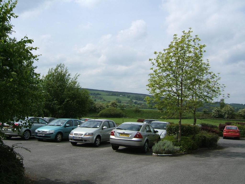 The Old Stone Trough Hotel Barnoldswick Exterior foto