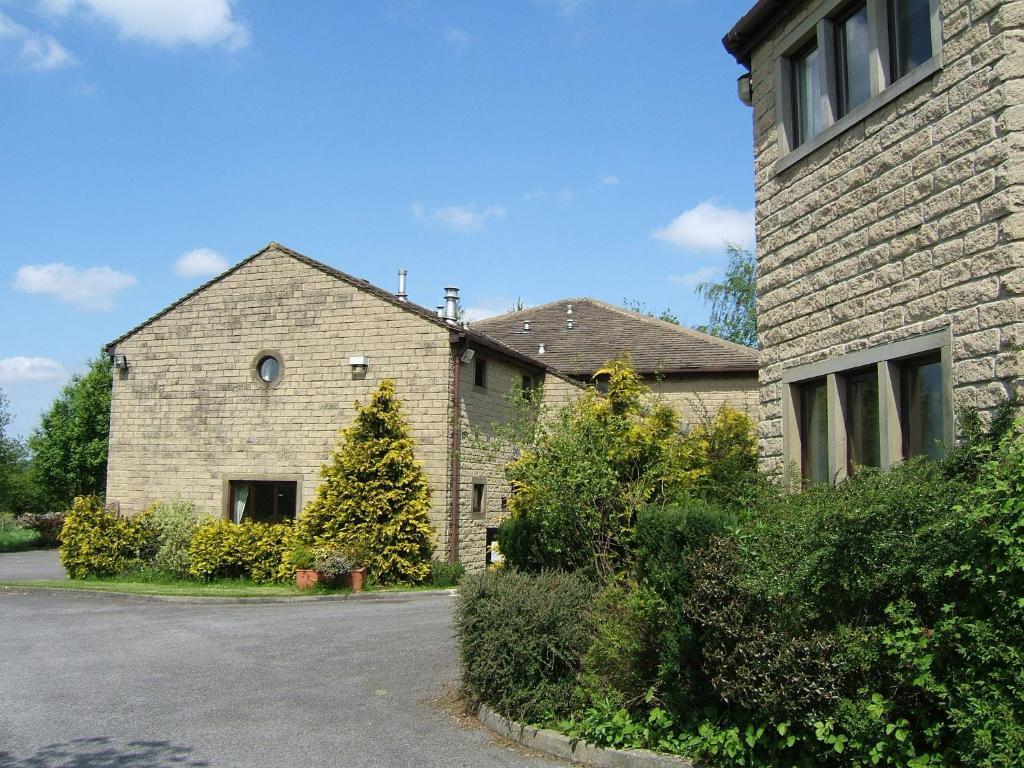 The Old Stone Trough Hotel Barnoldswick Exterior foto