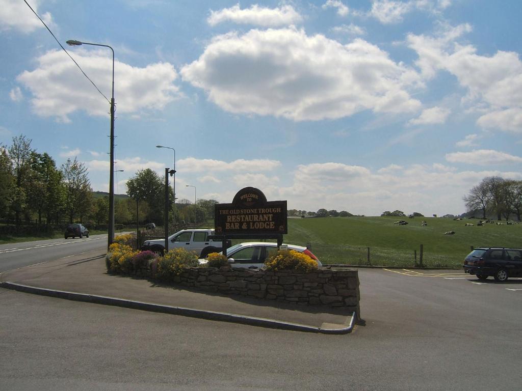 The Old Stone Trough Hotel Barnoldswick Exterior foto