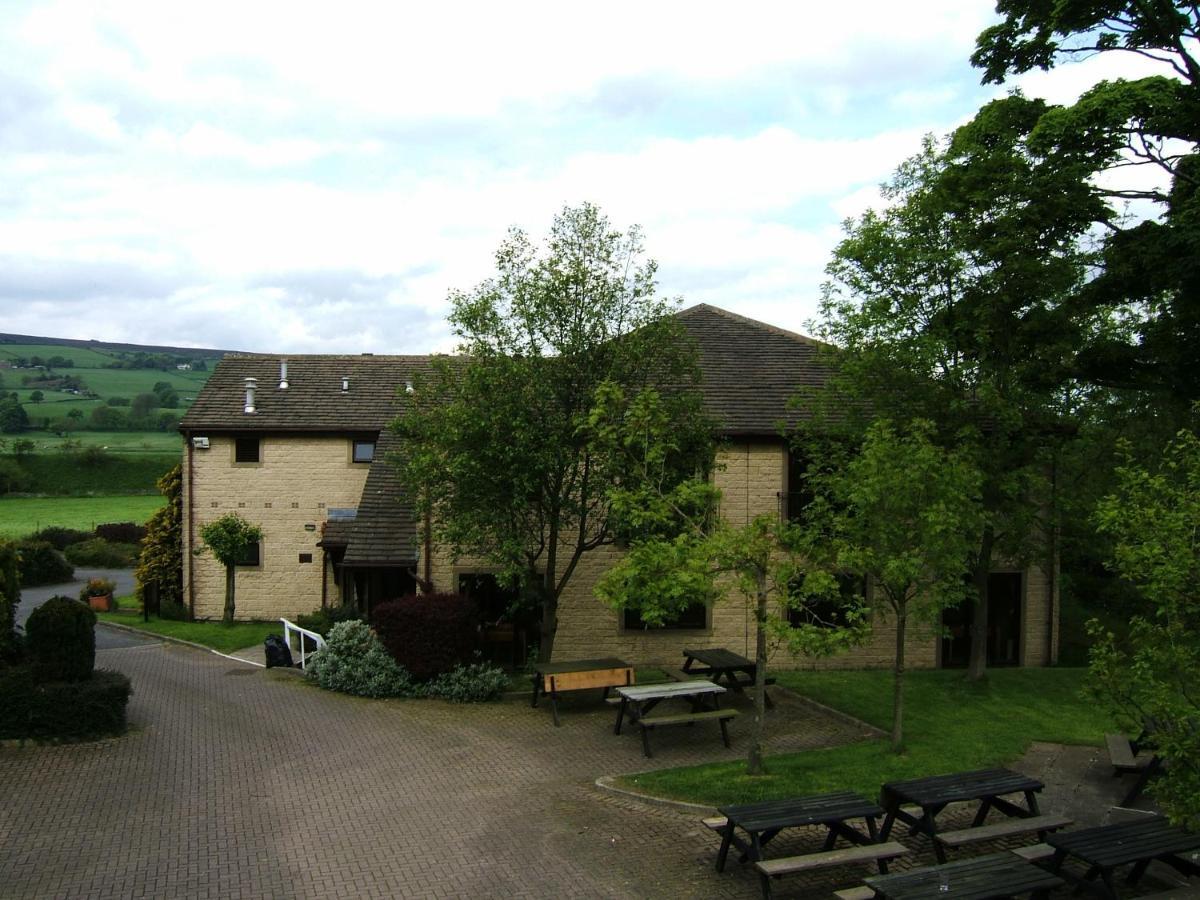 The Old Stone Trough Hotel Barnoldswick Exterior foto